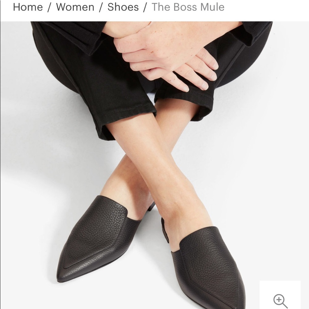 Everlane Boss mules in black